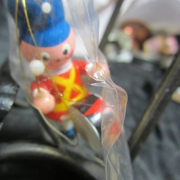 VINTAGE 1982 JASCO TOYLAND HANDCRAFTED & PAINTED WOODEN ORNAMENT DRUMMER - Picture 5 of 5